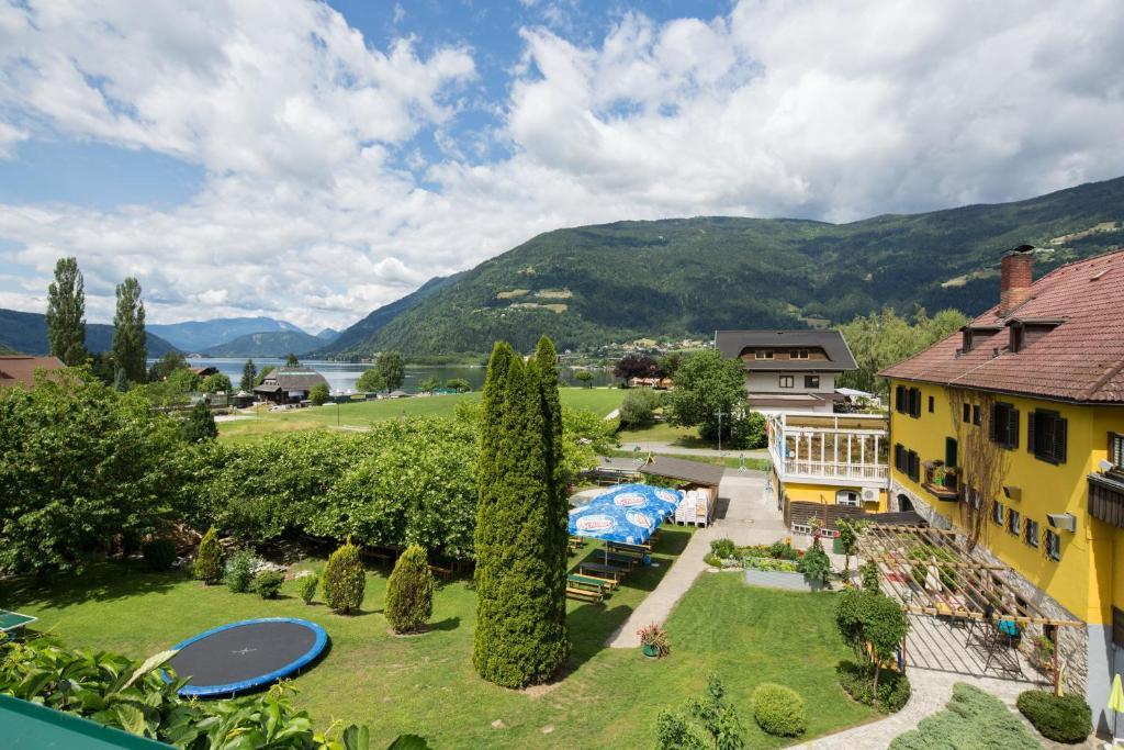 Gaestehaus Krappinger/Pizzeria Mamma Mia Ossiach Phòng bức ảnh