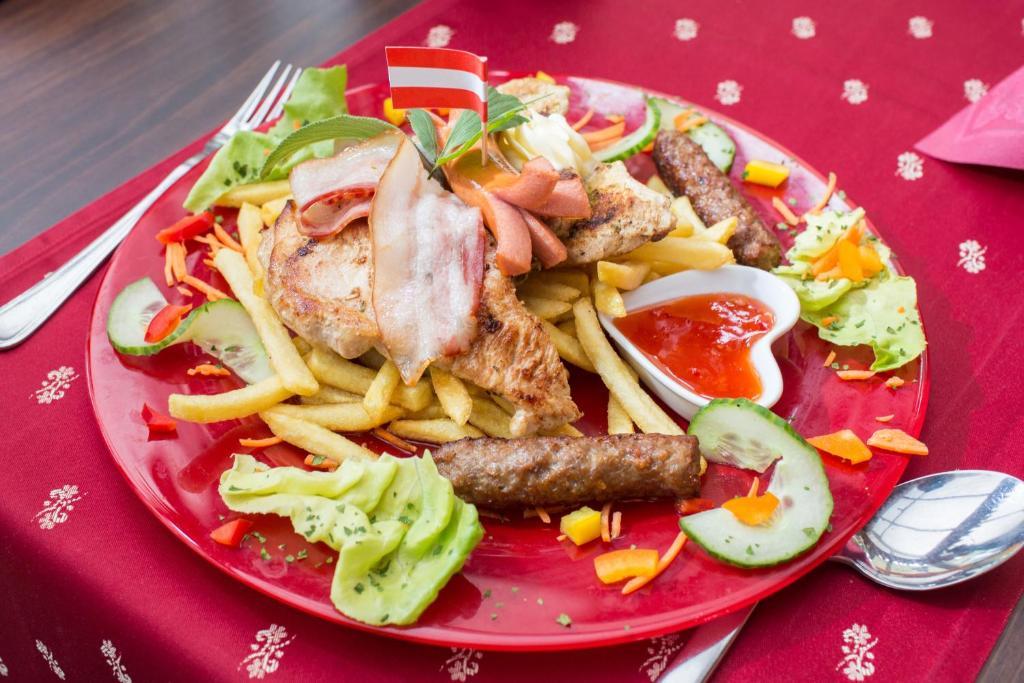 Gaestehaus Krappinger/Pizzeria Mamma Mia Ossiach Ngoại thất bức ảnh